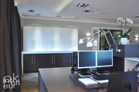 Conception d'intérieur et design de mobilier de salle de bureaux pour siège social d'entreprise