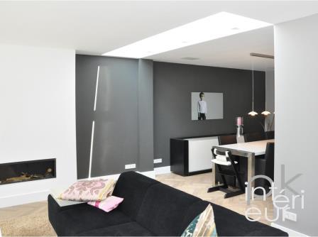 Restructuration et Rénovation de Maison - Séjour et salon avec cheminée et puit de lumière - PK INTERIEUR, Lyon