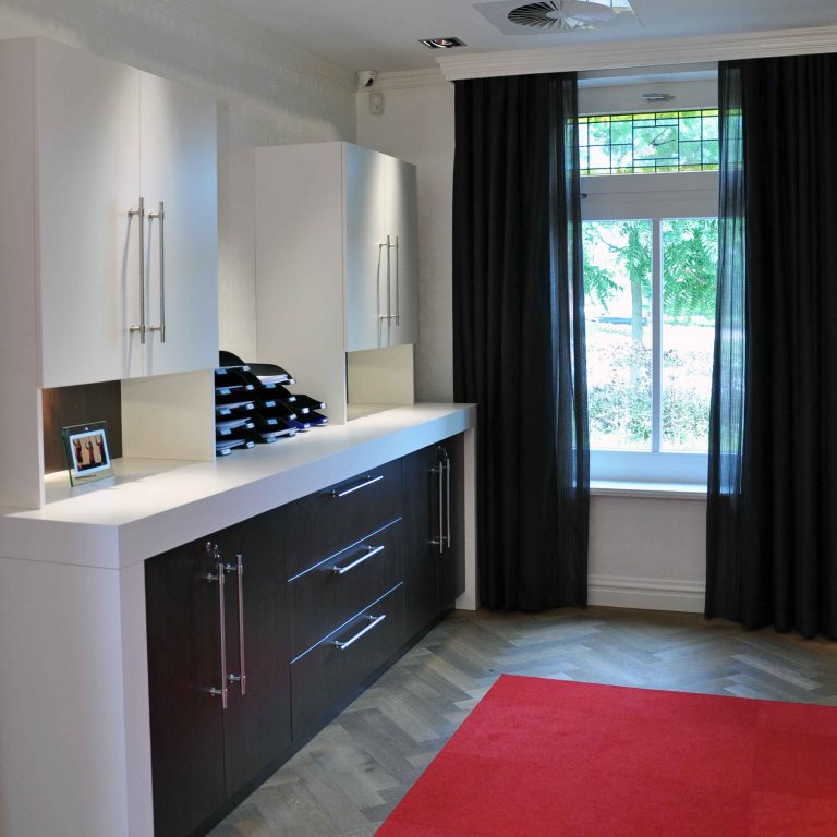 Conception de bureaux en open space et design de mobilier ; vue de mobilier de rangement - PK intérieur, architecte d'intérieur