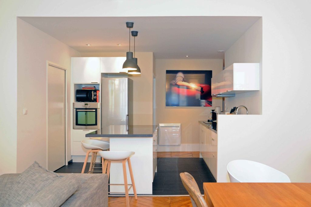 Rénovation d'appartement haussmannien de 100m² à Lyon ; vue cuisine - PK intérieur, architecte d'intérieur