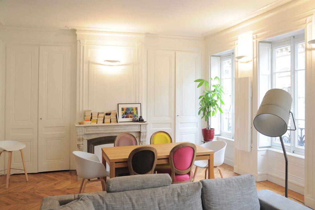 Rénovation d'appartement haussmannien de 100m² à Lyon ; vue salle à manger - PK intérieur, architecte d'intérieur