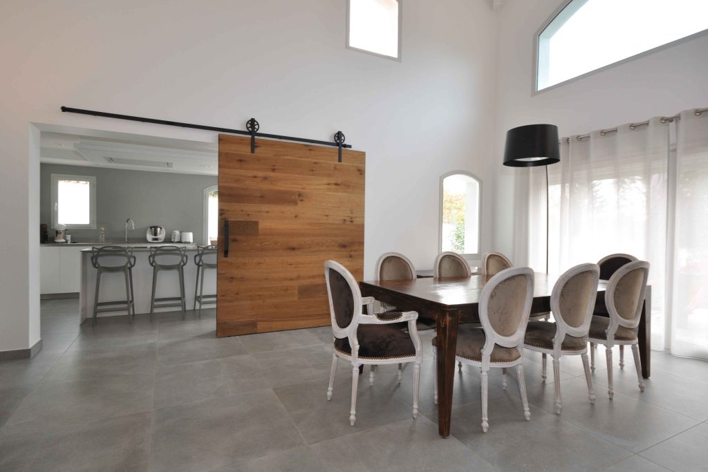 Rénovation et aménagement de maison de 200m2 au Mont d'Or à Lyon, vue salle à manger - PK intérieur, architecte d'intérieur