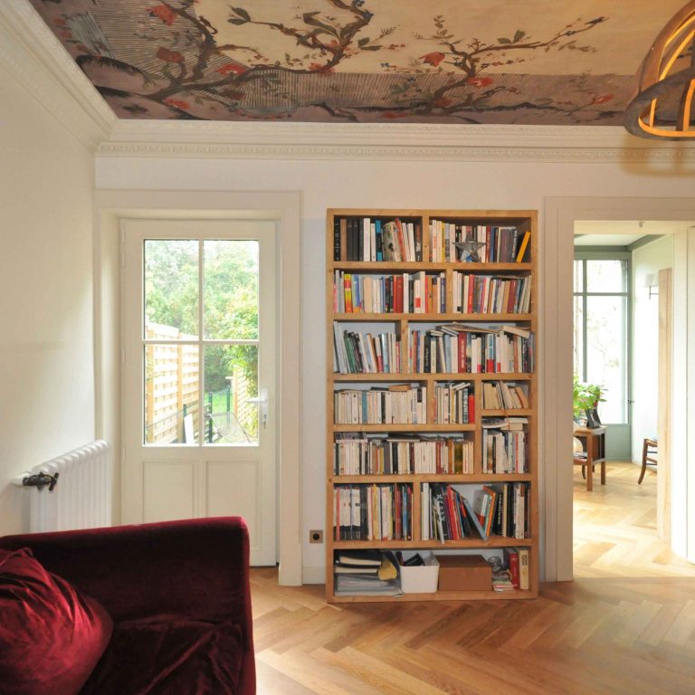 Rénovation dans un esprit vintage de maison de maitre de 150m² à Lyon; vue bibliothèque - PK intérieur, architecte d'intérieur