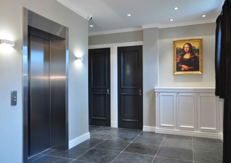 Conception des locaux de siège social d'entreprise ; vue entrée et ascenseur - PK intérieur, architecte d'intérieur