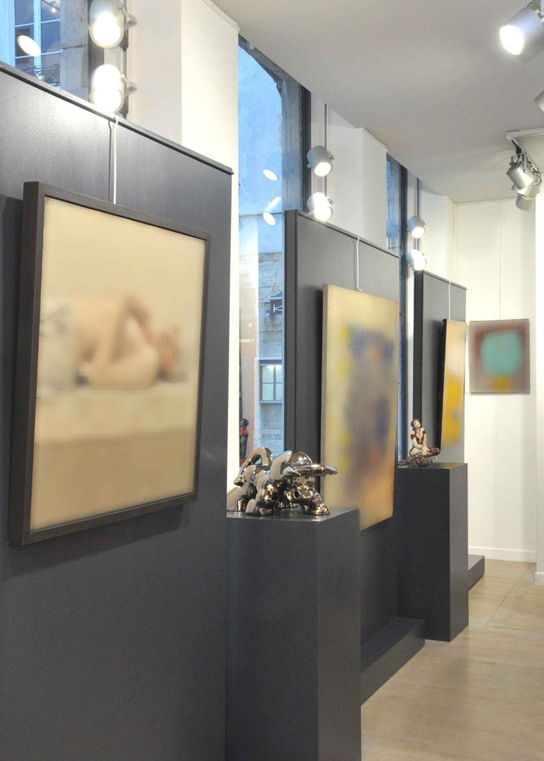 Conception et réalisation de galerie d'art à Lyon ; mobilier de présentation sur-mesure - PK intérieur, architecte d'intérieur